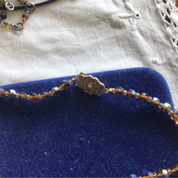 Beautiful Vintage Crystal Necklace - Picture 5 of 7